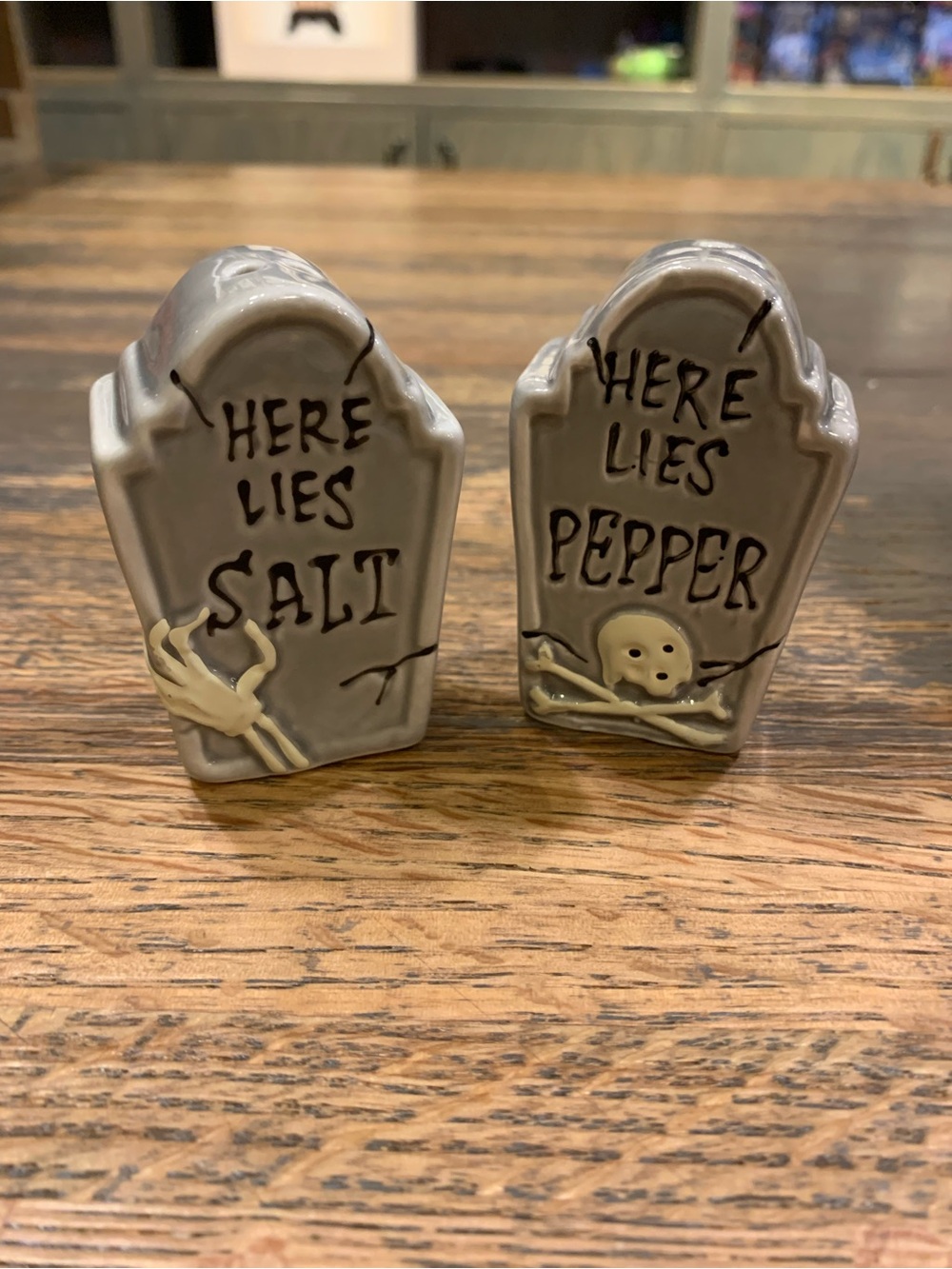 Halloween 'Here Lies' Salt & Pepper Shaker Set - Gray Ceramic